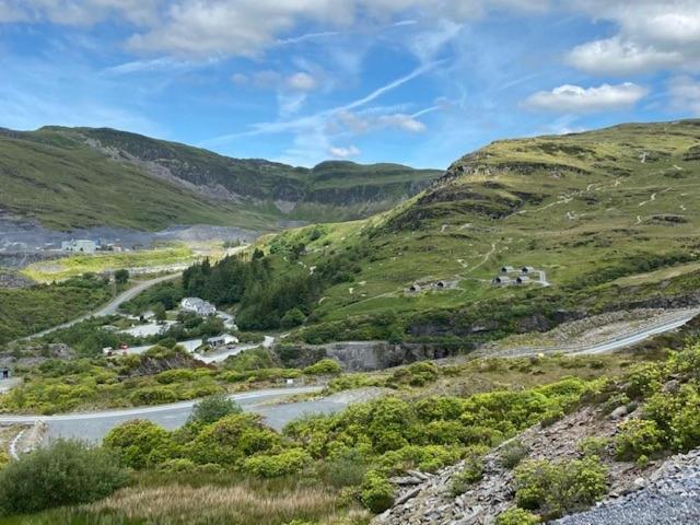 Llechwedd Glamping Hotel Blaenau Ffestiniog Ngoại thất bức ảnh